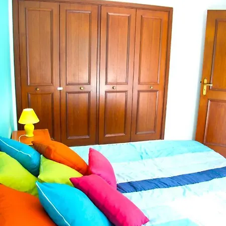 3 Bedrooms At 700 M Away From The Beach With View Terrace And Wifi Apartment
