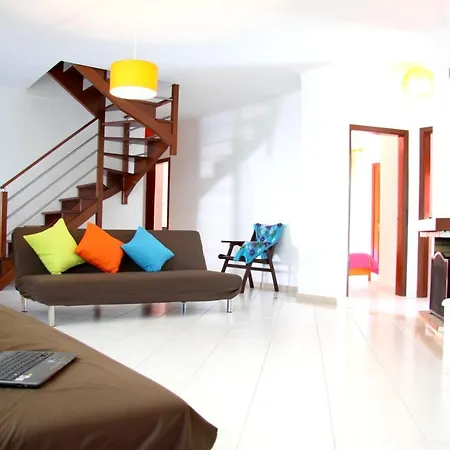 Apartment 3 Bedrooms At 700 M Away From The Beach With View Terrace And Wifi *