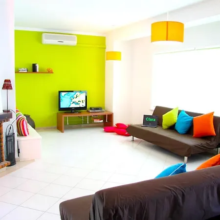 3 Bedrooms At 700 M Away From The Beach With View Terrace And Wifi *