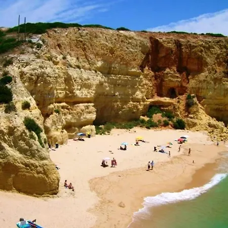 3 Bedrooms At 700 M Away From The Beach With View Terrace And Wifi