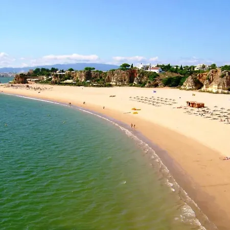 3 Bedrooms At 700 M Away From The Beach With View Terrace And Wifi Apartamento