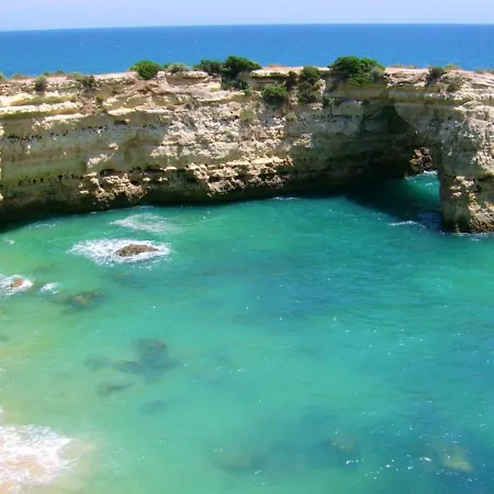 3 Bedrooms At 700 M Away From The Beach With View Terrace And Wifi Apartamento
